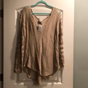 Daytrip light weight hooded sweater